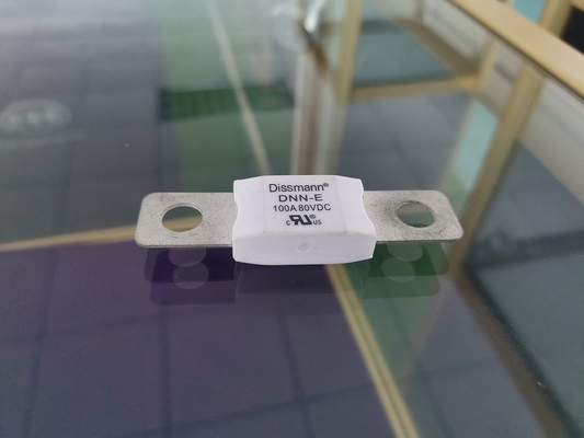 32VDC容量を壊す陶磁器のボルト タイプ ヒューズの普通サイズの平らなタイプDC2700A