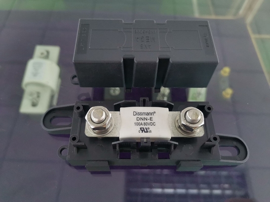 32VDC陶磁器の自動車ボルト タイプ ヒューズ、58VDC 80VDCはヒューズをボルトで固定した