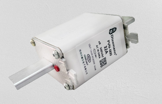 充電器太陽PVは750voltが電圧を評価した船体の平行部を溶かす
