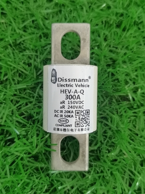 Ev 400amps 250vacの陶磁器の自動車ヒューズM8はDc20ka 70mmの高圧をボルトで固定した