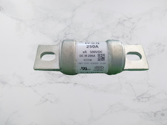 500VDCボルト タイプ ヒューズ、半導体の陶磁器150Amp速い機能のヒューズ
