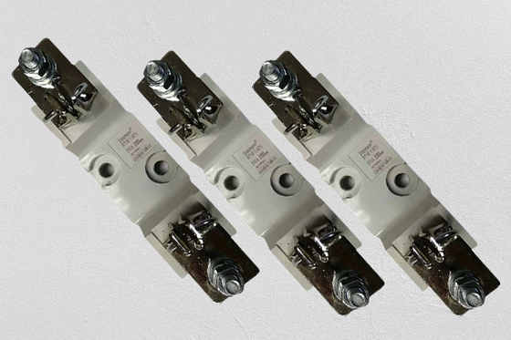 NT RT NH高い破裂容量のヒューズ600VDCは電圧IEC60269を評価した